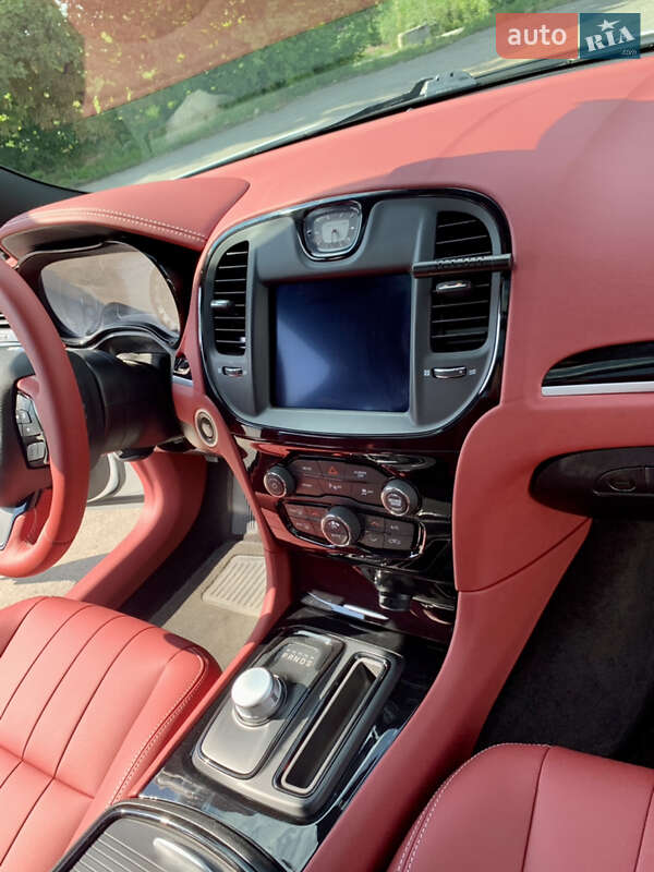 Седан Chrysler 300 S 2018 в Тернополе фото 43 Седан Chrysler 300 S 2018 в Тернополе