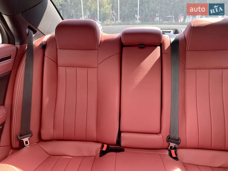 Седан Chrysler 300 S 2018 в Тернополе фото 69 Седан Chrysler 300 S 2018 в Тернополе