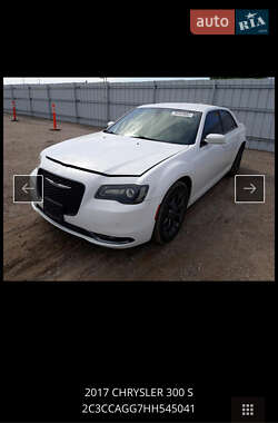 Седан Chrysler 300 S 2016 в 