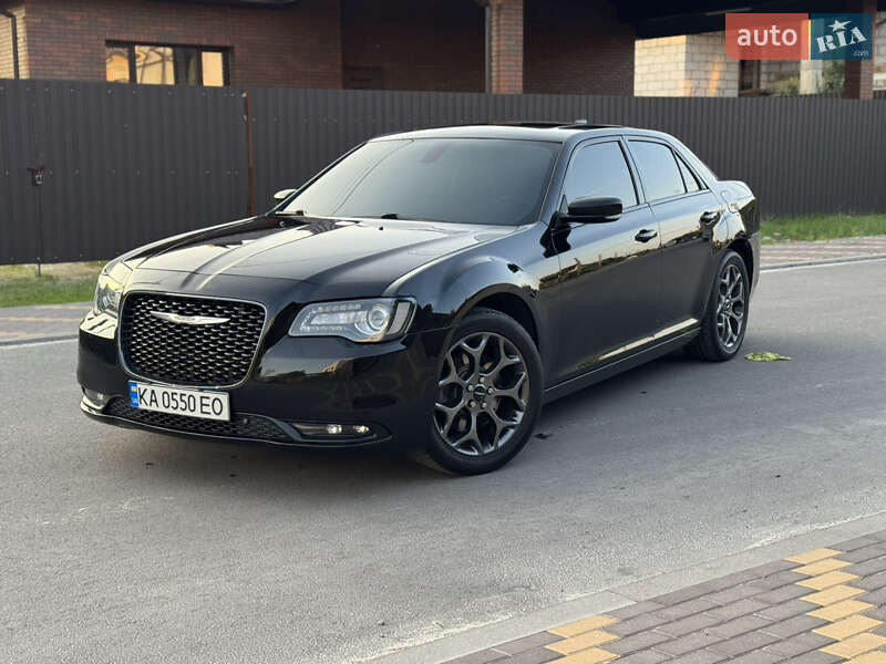 Седан Chrysler 300 S 2015 в Киеве