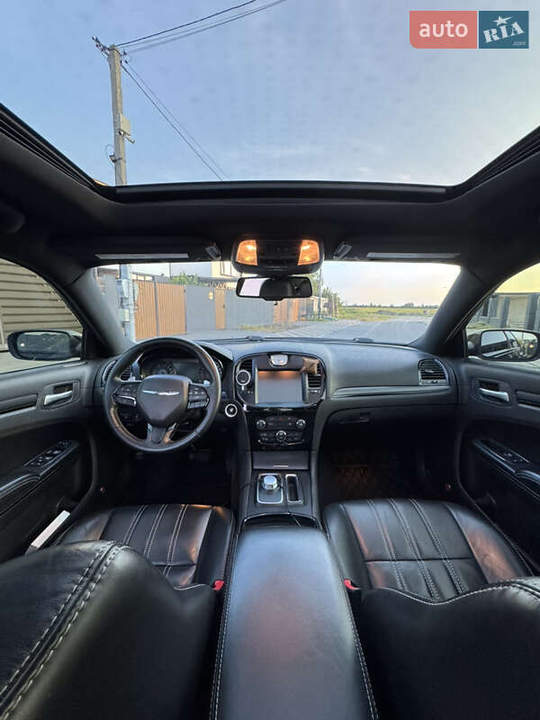 Седан Chrysler 300 S 2015 в Киеве