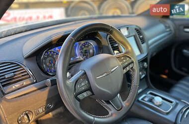 Седан Chrysler 300 S 2015 в 