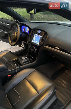 Седан Chrysler 300 S 2022 в 