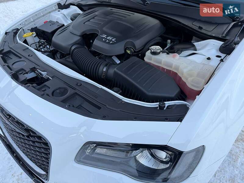 Седан Chrysler 300 S 2022 в Одессе