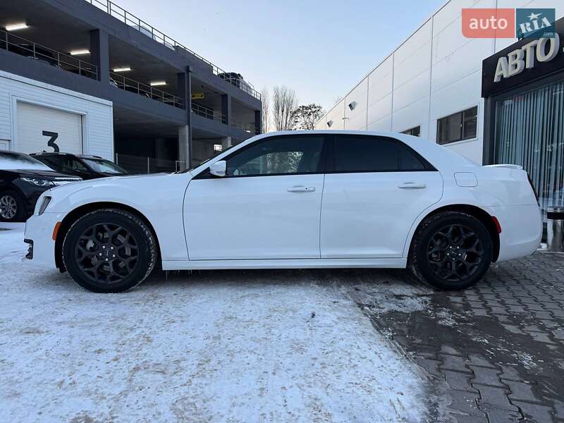 Седан Chrysler 300 S 2022 в Одессе