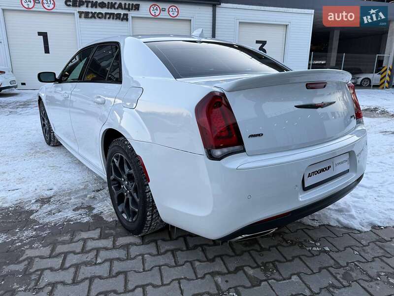 Седан Chrysler 300 S 2022 в Одессе