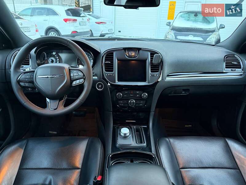 Седан Chrysler 300 S 2022 в Одессе