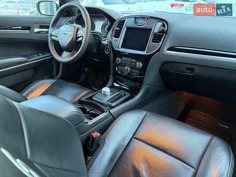 Седан Chrysler 300 S 2022 в Одессе