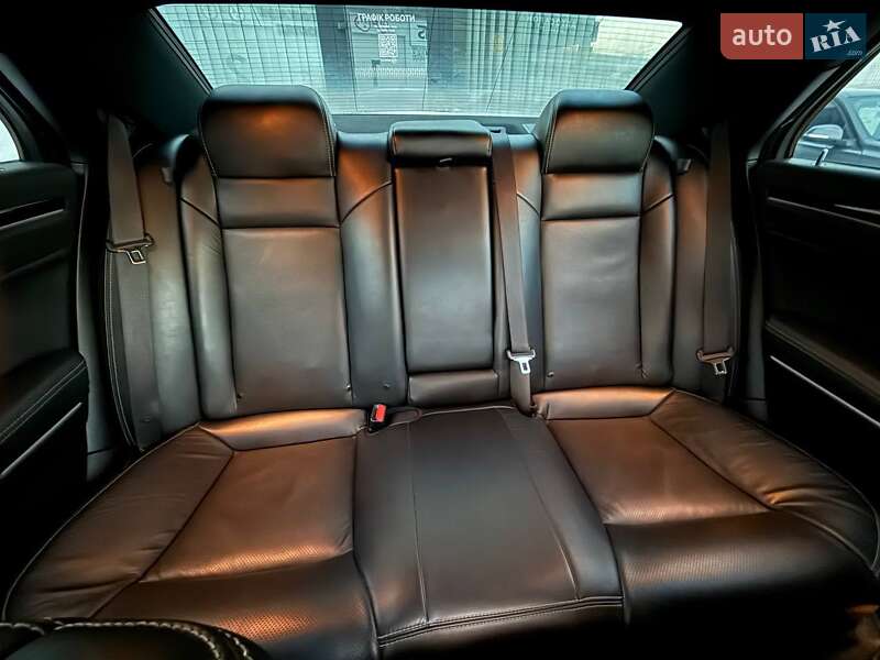 Седан Chrysler 300 S 2022 в Одессе