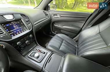 Седан Chrysler 300 2016 в 
