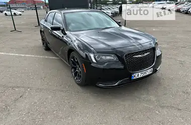 Chrysler 300 2019