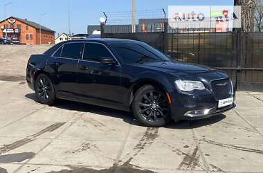 Седан Chrysler 300 2016 в Киеве