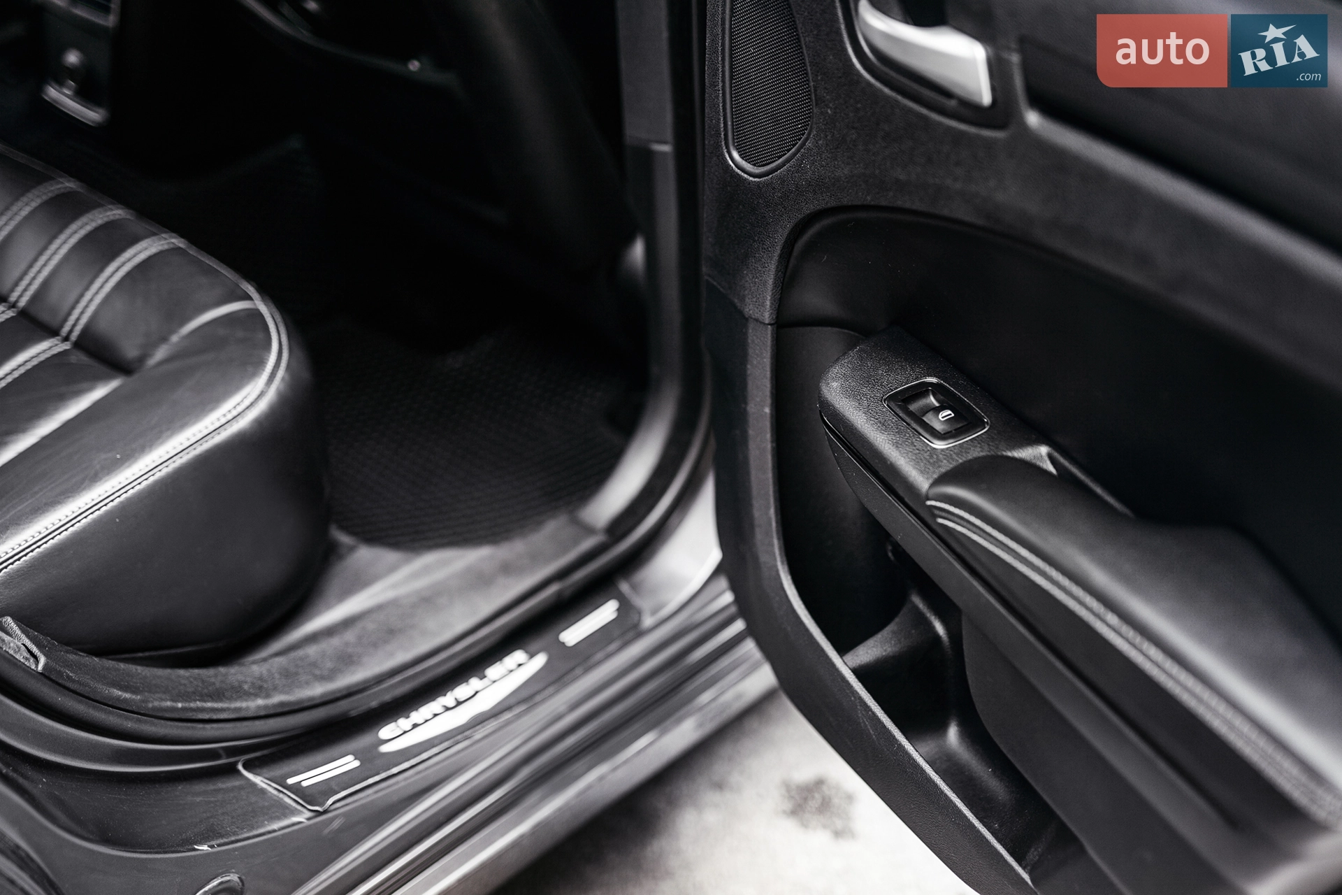 2014 Chrysler 300 - мініатюра 15