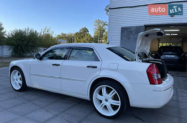 Седан Chrysler 300 2008 в Смілі