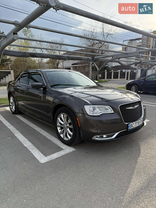 Седан Chrysler 300 2016 в Одессе