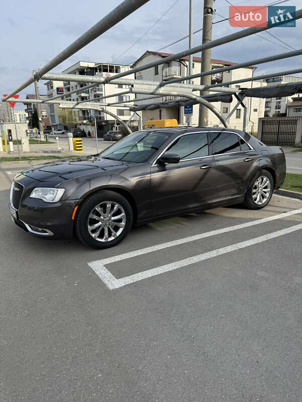 Седан Chrysler 300 2016 в Одессе