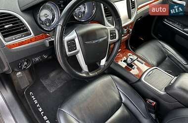 Седан Chrysler 300 2014 в 