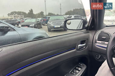 Седан Chrysler 300 2016 в 