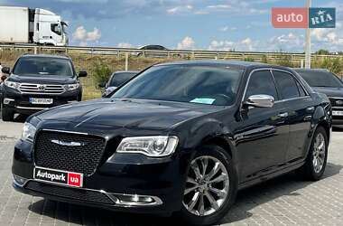 Седан Chrysler 300 2018 в Львове