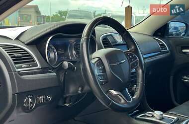 Седан Chrysler 300 2018 в 