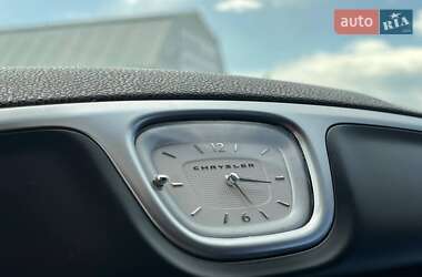 Седан Chrysler 300 2018 в 