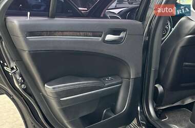 Седан Chrysler 300 2018 в 