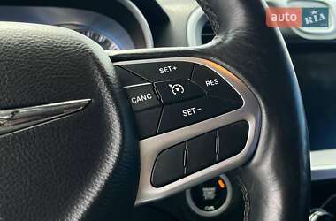 Седан Chrysler 300 2018 в 