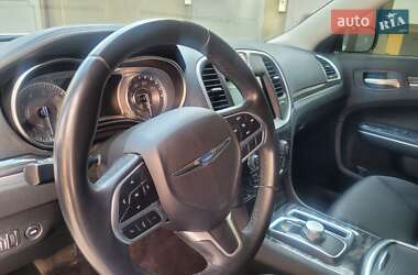 Седан Chrysler 300 2018 в 