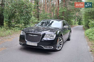 Седан Chrysler 300 2017 в Киеве