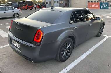 Седан Chrysler 300 2016 в 