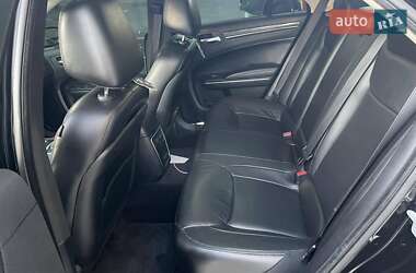 Седан Chrysler 300 2016 в 