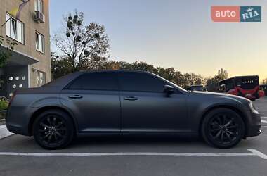 Седан Chrysler 300 2016 в 