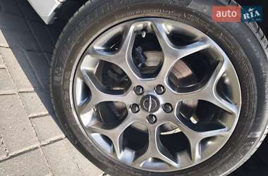 Седан Chrysler 300 2016 в 