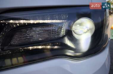 Седан Chrysler 300 2016 в 