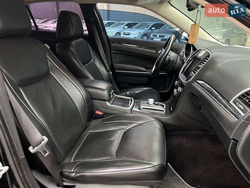Седан Chrysler 300 2018 в Києві