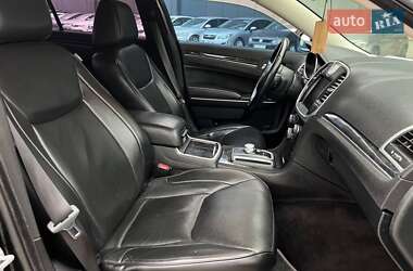 Седан Chrysler 300 2018 в 