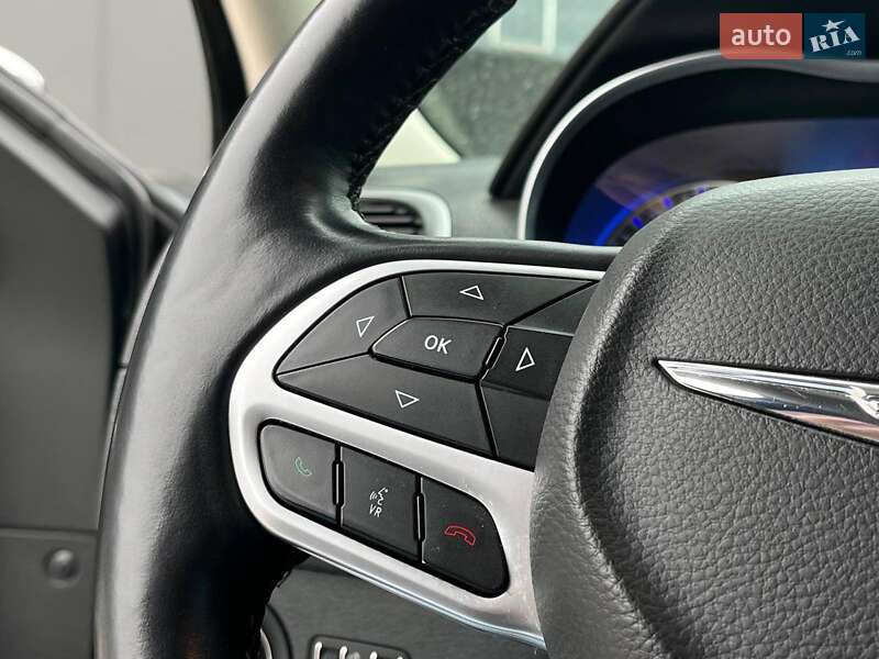 Седан Chrysler 300 2018 в Києві