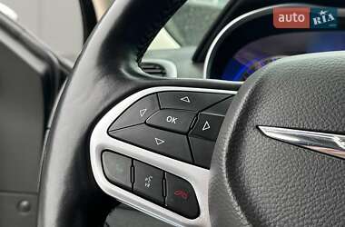 Седан Chrysler 300 2018 в 