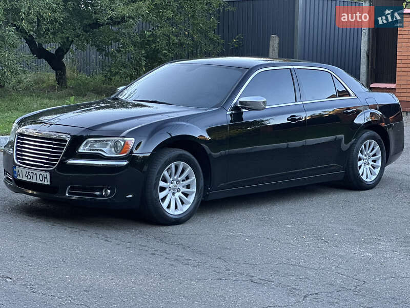 Седан Chrysler 300 2012 в 