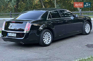 Седан Chrysler 300 2012 в 