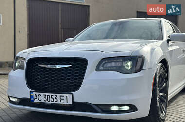 Седан Chrysler 300 2017 в  фото 4 Седан Chrysler 300 2017 в