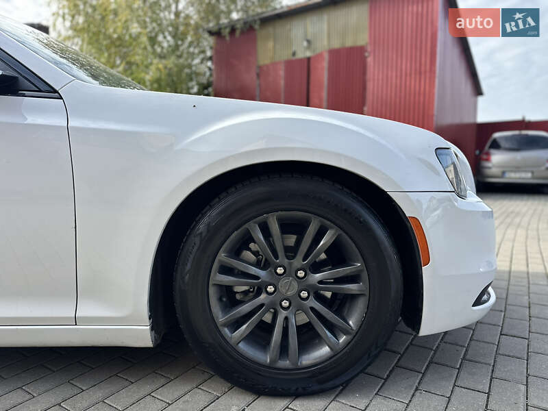 Седан Chrysler 300 2017 в Владимире фото 12 Седан Chrysler 300 2017 в Владимире