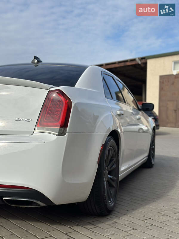 Седан Chrysler 300 2017 в Владимире фото 17 Седан Chrysler 300 2017 в Владимире