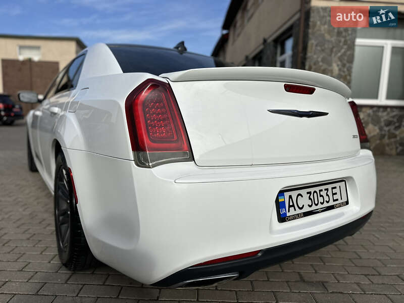 Седан Chrysler 300 2017 в Владимире фото 21 Седан Chrysler 300 2017 в Владимире