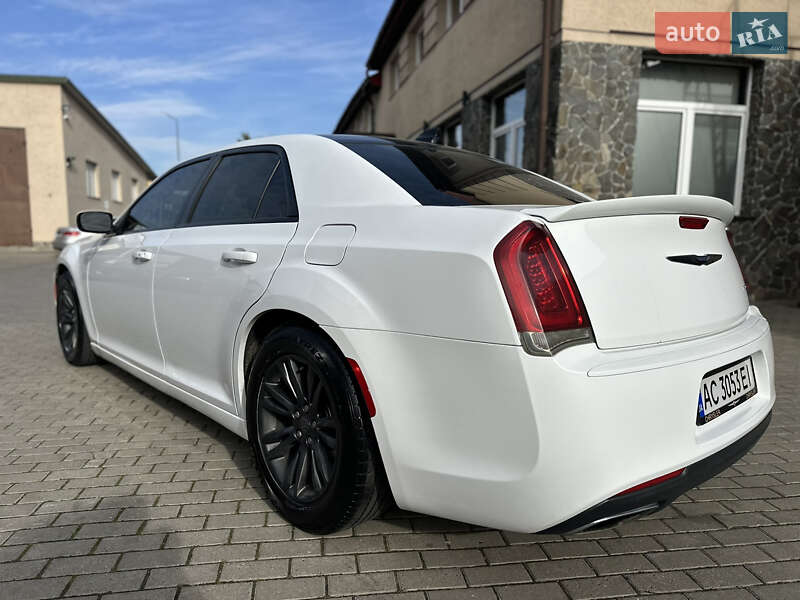 Седан Chrysler 300 2017 в Владимире фото 23 Седан Chrysler 300 2017 в Владимире
