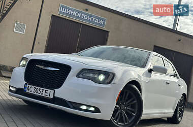 Седан Chrysler 300 2017 в  фото 31 Седан Chrysler 300 2017 в