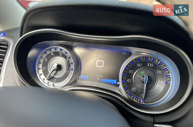 Седан Chrysler 300 2017 в  фото 52 Седан Chrysler 300 2017 в