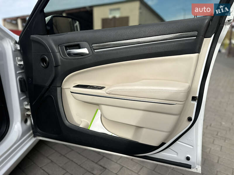Седан Chrysler 300 2017 в Владимире фото 63 Седан Chrysler 300 2017 в Владимире