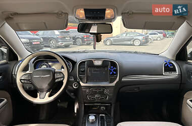 Седан Chrysler 300 2017 в  фото 71 Седан Chrysler 300 2017 в