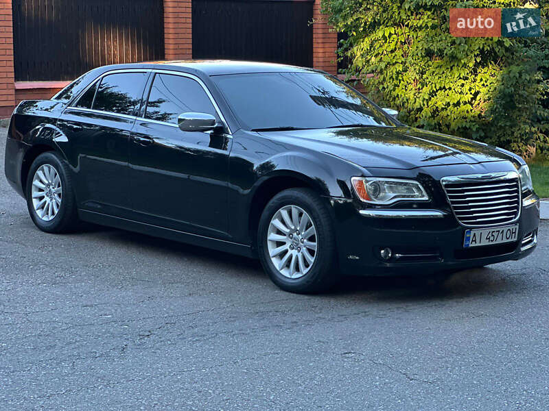 Седан Chrysler 300 2012 в Києві